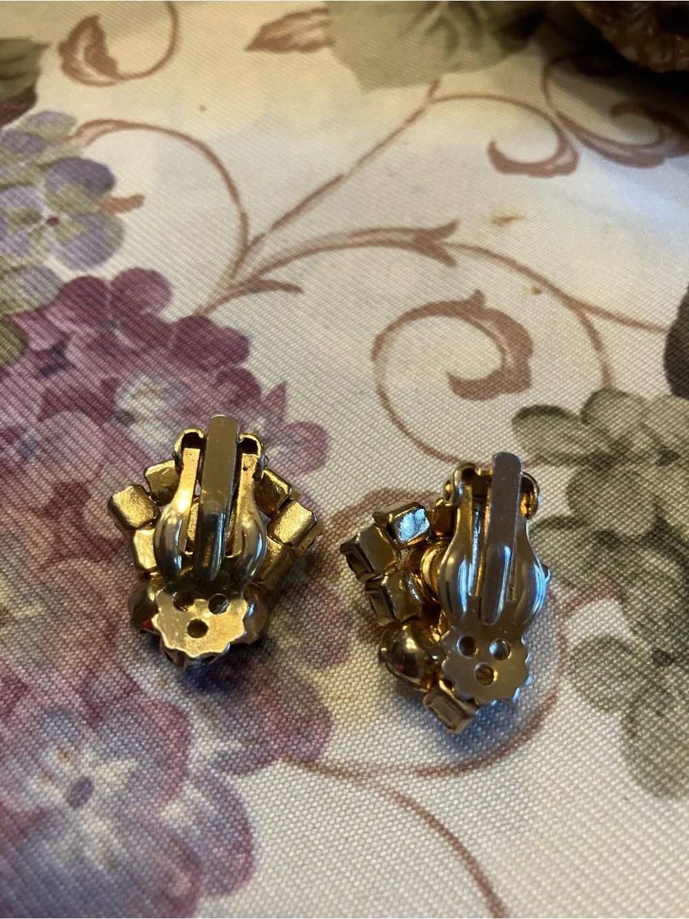 Clip Earrings 1” Aurora BOREALIS - Picture 4 of 7